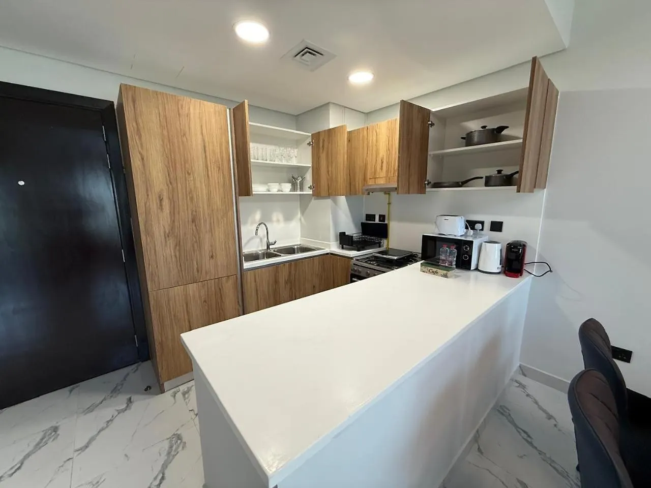 Modern 3Br Duplex Near Cleveland & Galleria Mall Abu Dhabi Apartamento